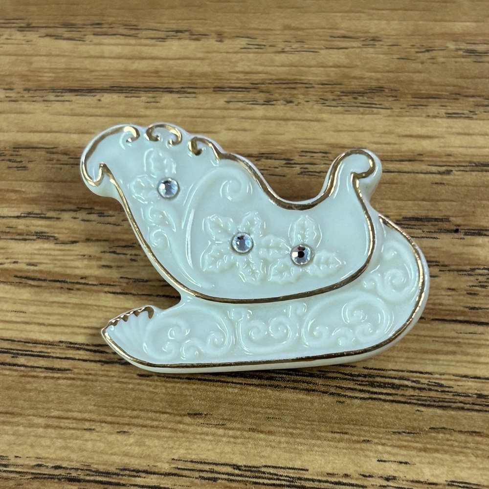Lenox Holiday Vintage Jewelry Beautiful Porcelain Christmas Sleigh Pin Brooch